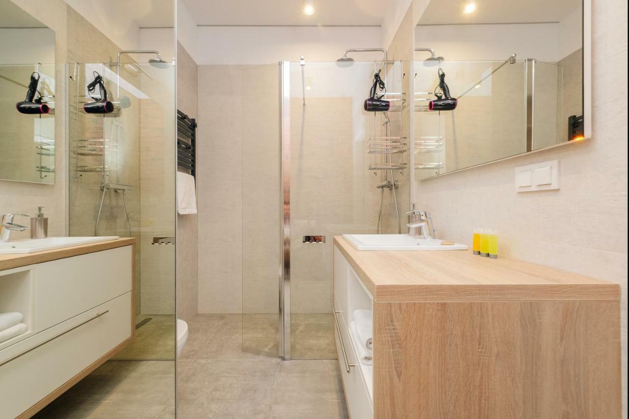 Stare Bielany 2-Bedroom Apartment Варшава Екстериор снимка